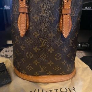 Vintage LV bucket bag with wallet